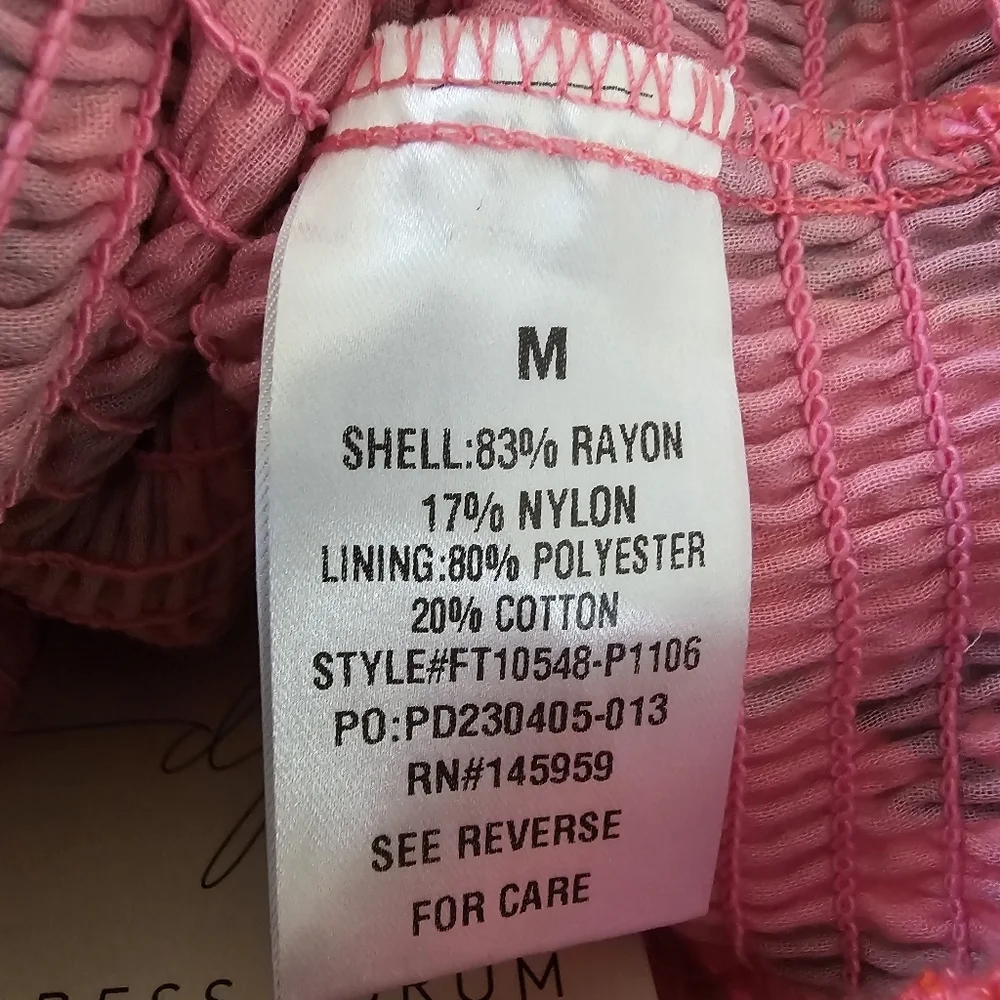 Dress Forum NWT Tropical Breeze Smocked Halter Top Medium - Picture 9 of 9